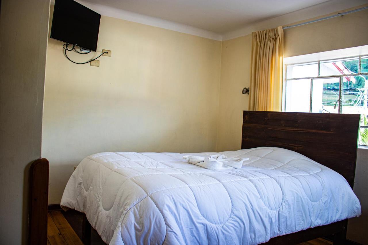 Hotel Los Laureles Calca Exterior foto