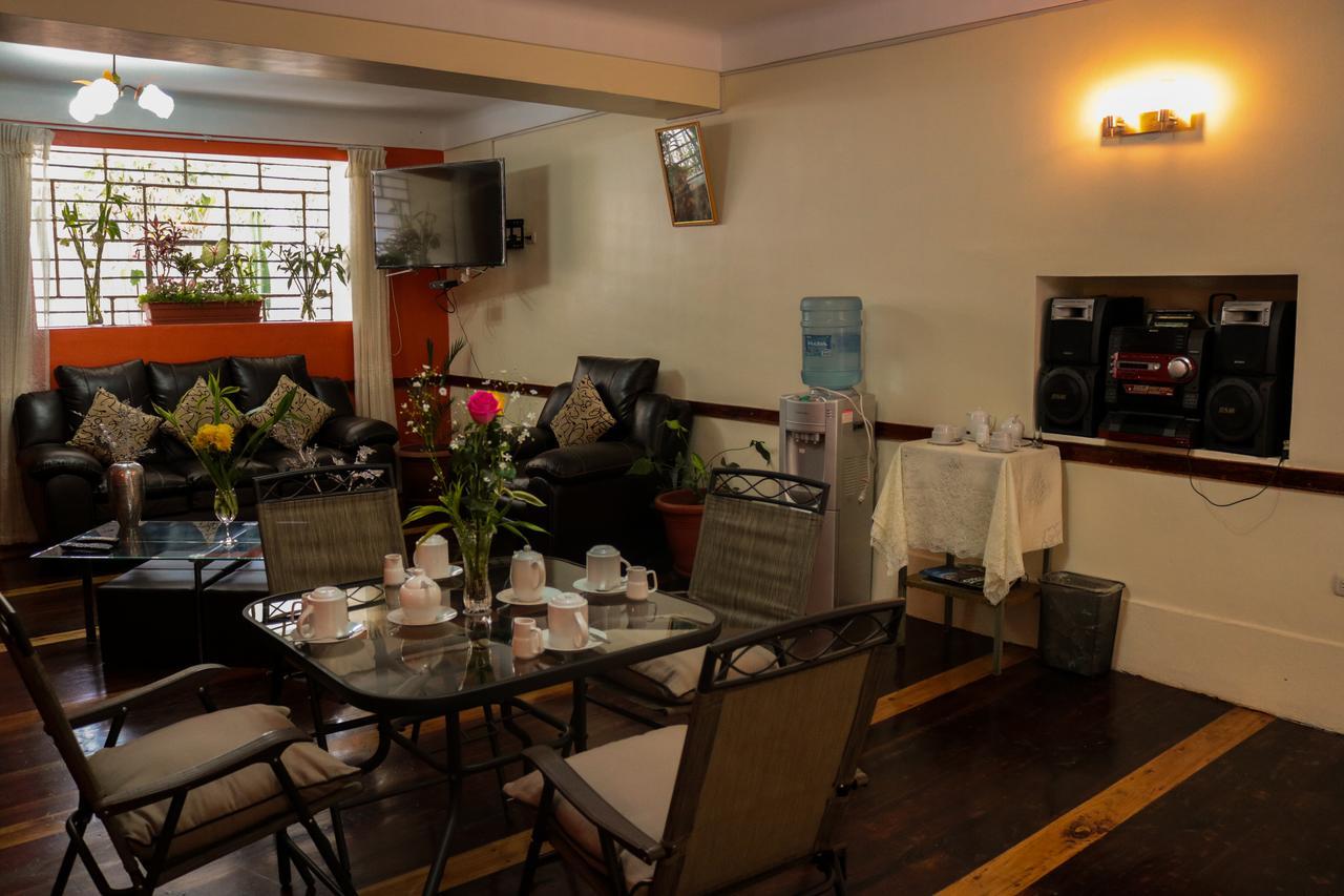 Hotel Los Laureles Calca Exterior foto
